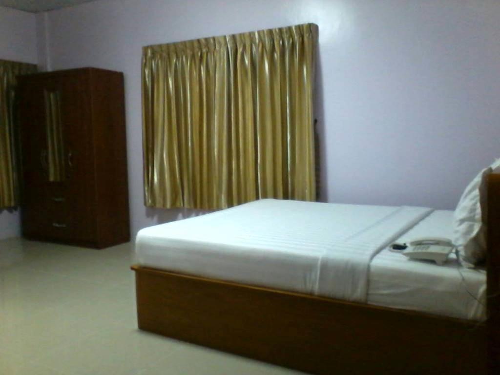 Aung Tha Pyay Hotel 3 Yangon Room photo