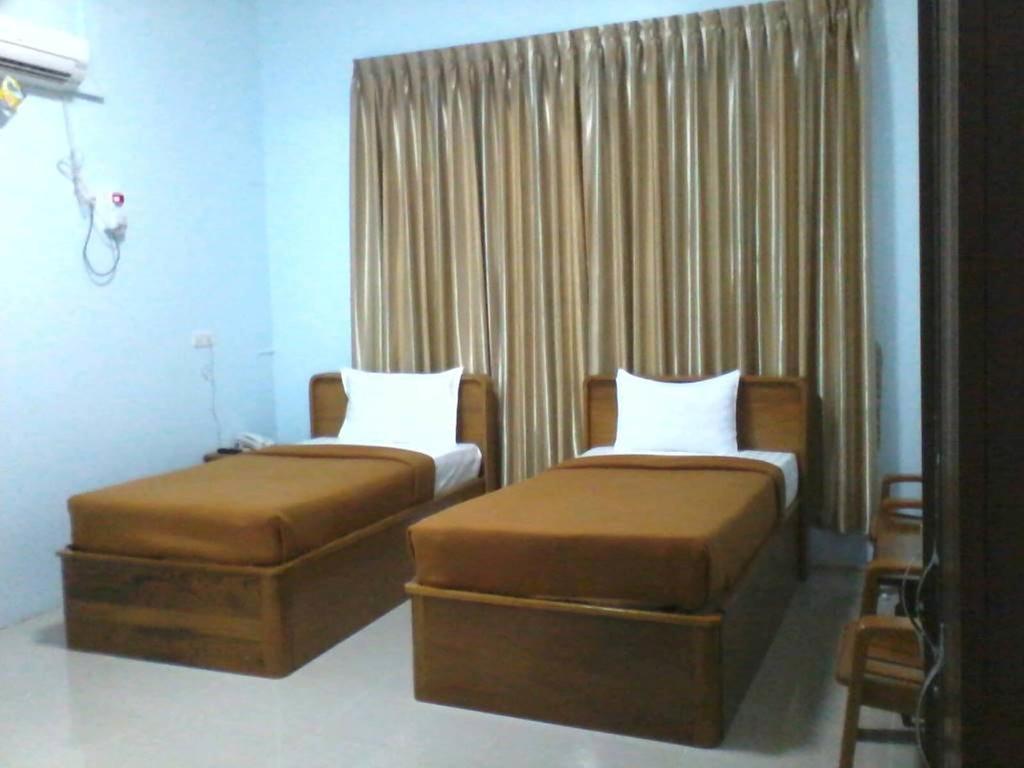 Aung Tha Pyay Hotel 3 Yangon Room photo